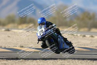 media/Dec-07-2025-CVMA (Sun) [[3e7d2de5dc]]/Race 12- Formula 40 MW and LW/